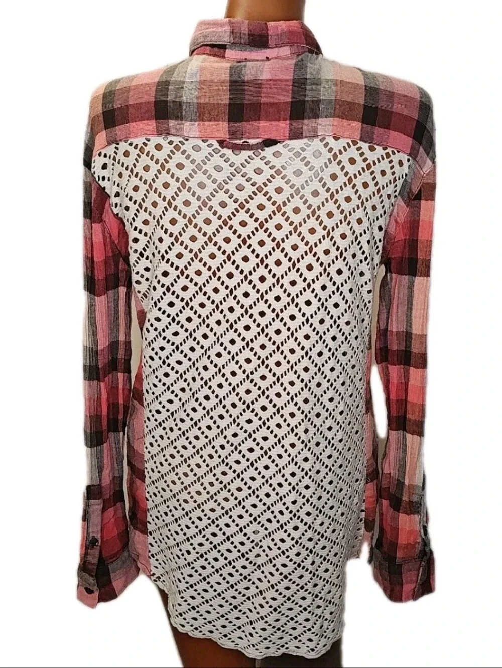 Free People Crochet Back Button Shirt Sz Med Red Plaid Crinkle Gauzy Mixed Media - Picture 7 of 13